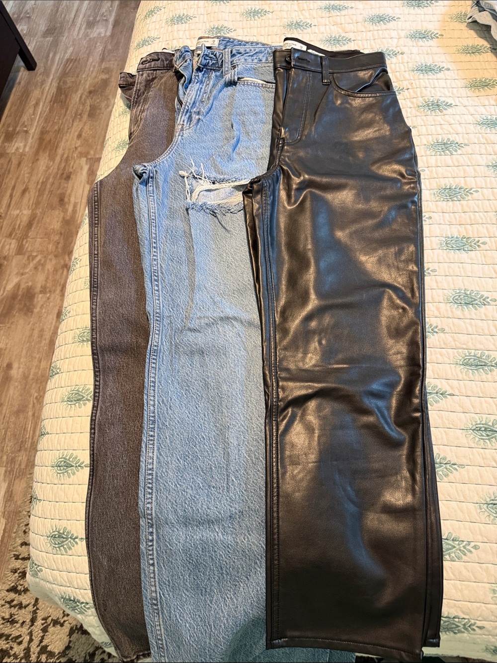 Abercrombie & Fitch Jean 3pk! (1 Zara) - Picture 8 of 8